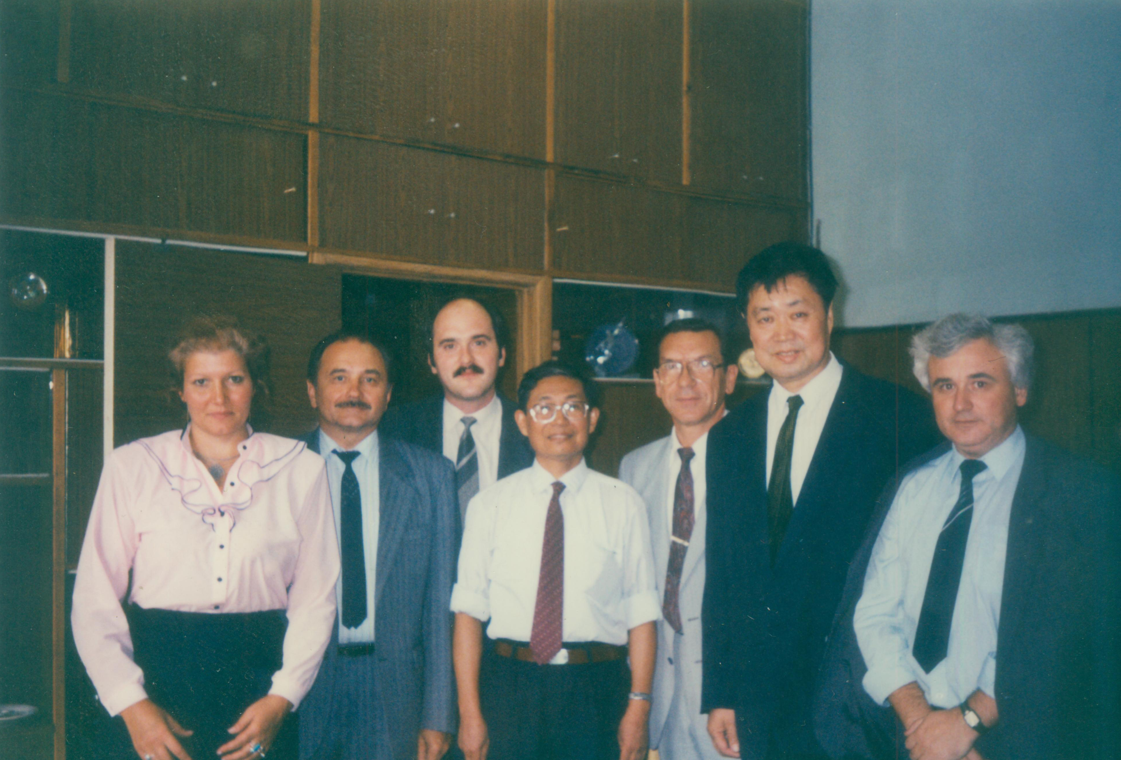 1992年bat365中文官方网站院长赴莫斯科航空学院讲学和访问